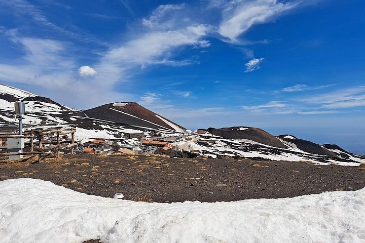 Passeio familiar explorando crateras, fluxos de lava e grutas do Etna, foto 13 | wizardtrip