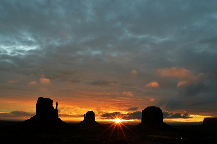 Experimenta un tour 4x4 por los paisajes icónicos de Monument Valley al amanecer o al atardecer, foto 6 | wizardtrip