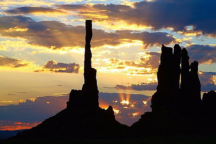 Experimenta un tour 4x4 por los paisajes icónicos de Monument Valley al amanecer o al atardecer, foto 10 | wizardtrip