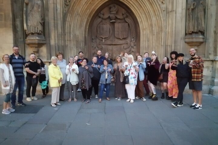 Une visite guidée des fantômes dans les rues historiques de Bath la nuit, avec des lieux effrayants et des activités paranormales, photo 6 | wizardtrip