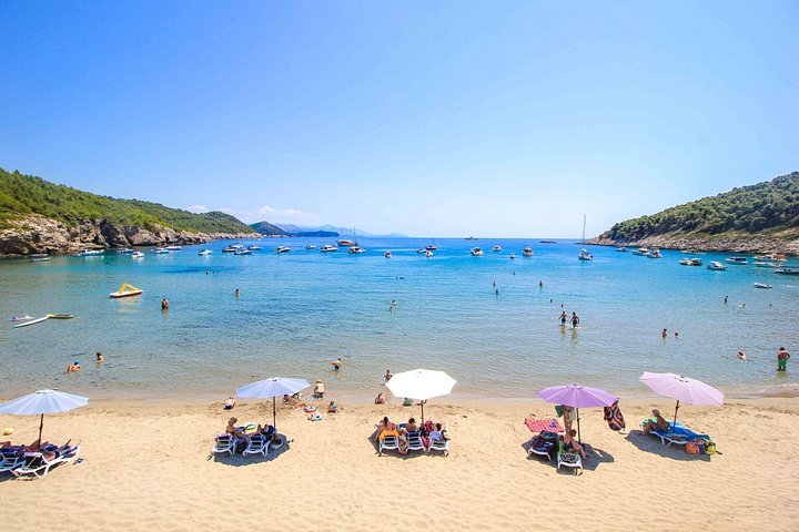 Speedboot tour die de Blauwe en Groene Grotten en Šunj Strand bij Dubrovnik verkent, foto 19 | wizardtrip