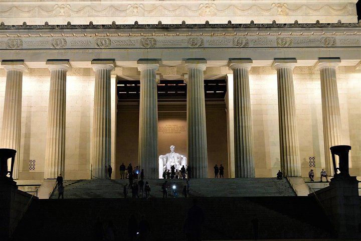 Small Group National Mall Night Tour with 10 Top Attractions | wizardtrip