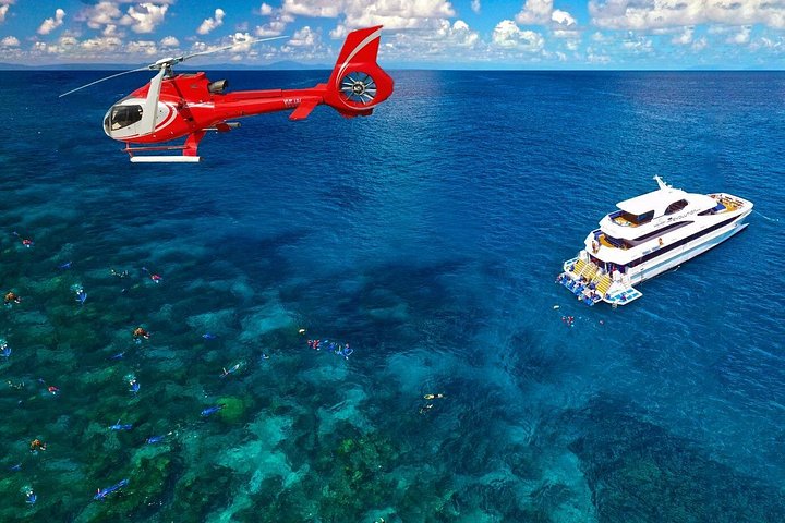 Croisière d'une journée complète et vol panoramique en hélicoptère de 10 min | wizardtrip