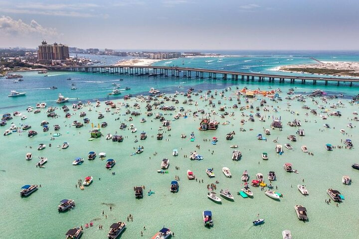 Genießen Sie eine lustige Tiki-Bootsfahrt zum Crab Island in Destin zum Schwimmen und Entspannen, Foto 12 | wizardtrip