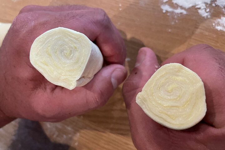 Leer traditionele Portugese Pastel de Nata eiertaartjes bakken in een praktische les in Lissabon, foto 7 | wizardtrip