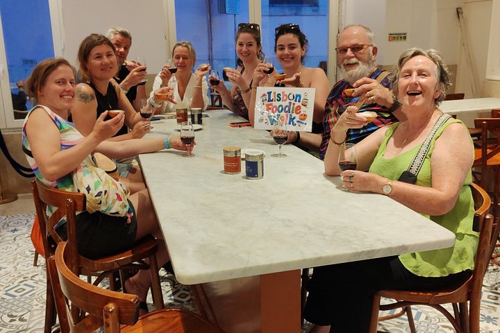 Lisbon food tour with local tastings and wine in historic neighborhoods, photo 11 | wizardtrip