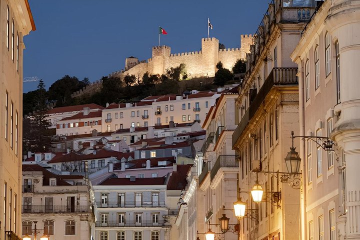 Lisbon food tour with local tastings and wine in historic neighborhoods, photo 17 | wizardtrip