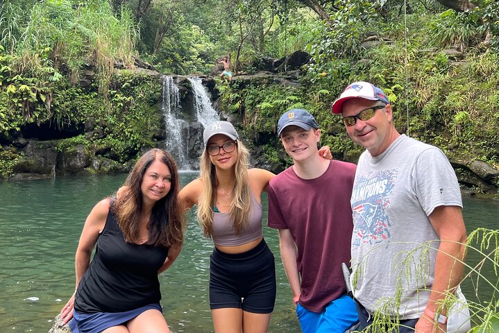 Private VIP-Tour entlang Mauis malerischer Road to Hana mit Wasserfällen, Stränden und üppigen Landschaften, Foto 10 | wizardtrip