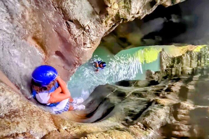 La aventura te espera en las 7 Cascadas de Damajagua en Puerto Plata, República Dominicana, con emocionantes toboganes y piscinas naturales, foto 3 | wizardtrip