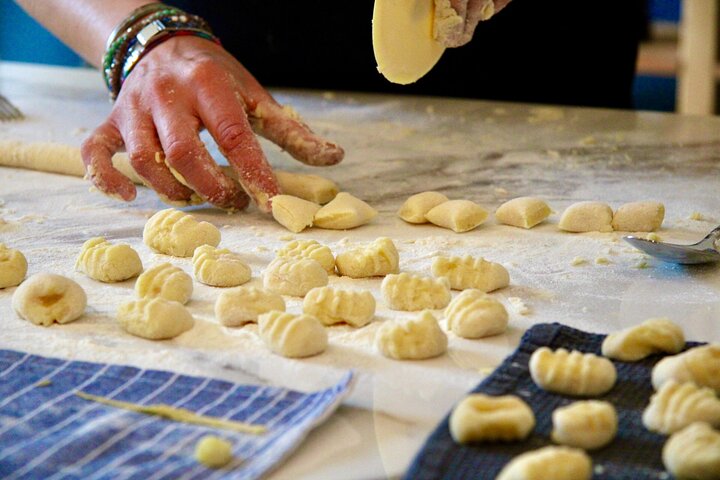 Learn to make fresh pasta and tiramisu with local wines at Lake Garda, photo 15 | wizardtrip