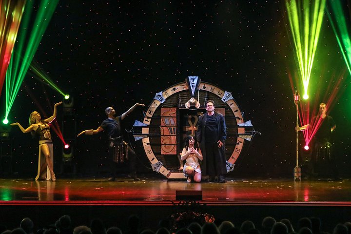 Hamners' Unbelievable Variety Show in Branson biedt magie, muziek en luchtacrobatiek, foto 7 | wizardtrip