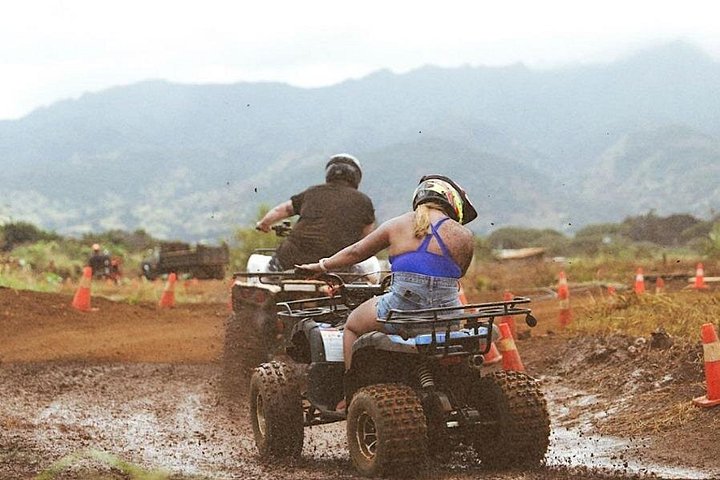ATV-avontuur op het strandboerderij van Oahu's North Shore, waarbij inheemse planten worden geplant, foto 7 | wizardtrip