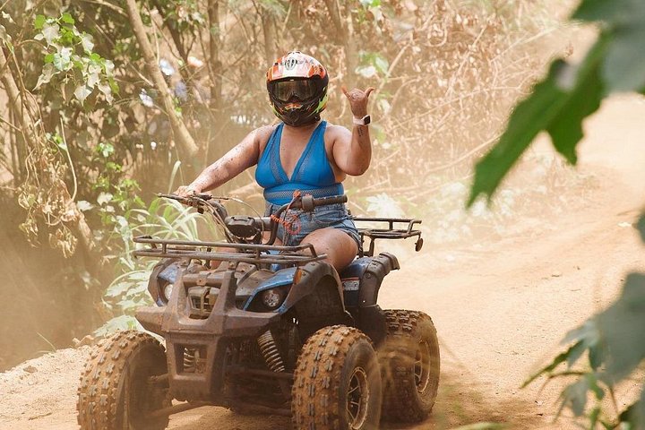 ATV-avontuur op het strandboerderij van Oahu's North Shore, waarbij inheemse planten worden geplant, foto 12 | wizardtrip