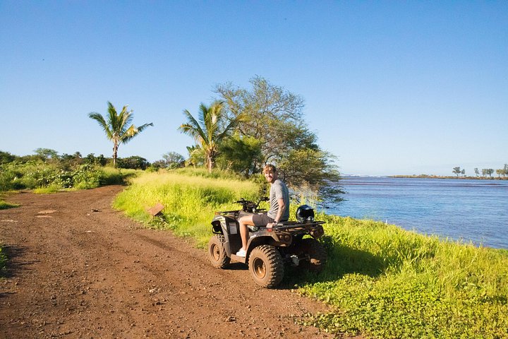 ATV-avontuur op het strandboerderij van Oahu's North Shore, waarbij inheemse planten worden geplant, foto 13 | wizardtrip