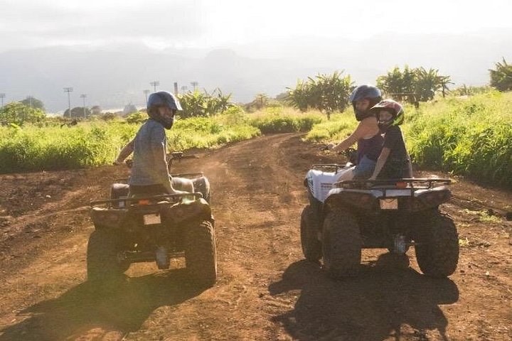 ATV-avontuur op het strandboerderij van Oahu's North Shore, waarbij inheemse planten worden geplant, foto 14 | wizardtrip