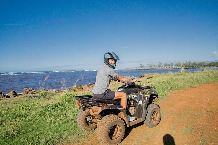 ATV-avontuur op het strandboerderij van Oahu's North Shore, waarbij inheemse planten worden geplant, foto 24 | wizardtrip