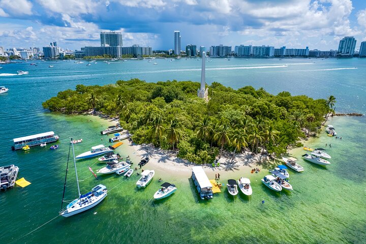 Alquiler de barco privado en Miami que ofrece visitas turísticas, visitas a bancos de arena y cruceros al atardecer por la costa, foto 14 | wizardtrip