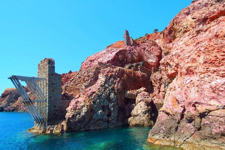 Seiltur for små grupper på Milos, Hellas, som utforsker sjøgrotter og svømmer i krystallklart vann, foto 10 | wizardtrip
