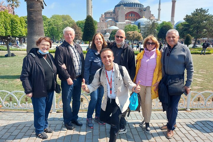 Utforsk Istanbuls ikoniske historiske steder, inkludert den blå moské, Hagia Sophia og Topkapi-palasset, foto 6 | wizardtrip