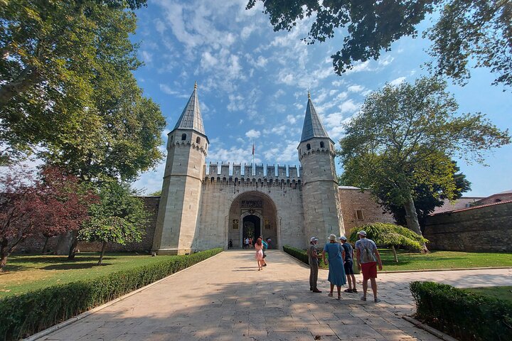Utforsk Istanbuls ikoniske historiske steder, inkludert den blå moské, Hagia Sophia og Topkapi-palasset, foto 13 | wizardtrip