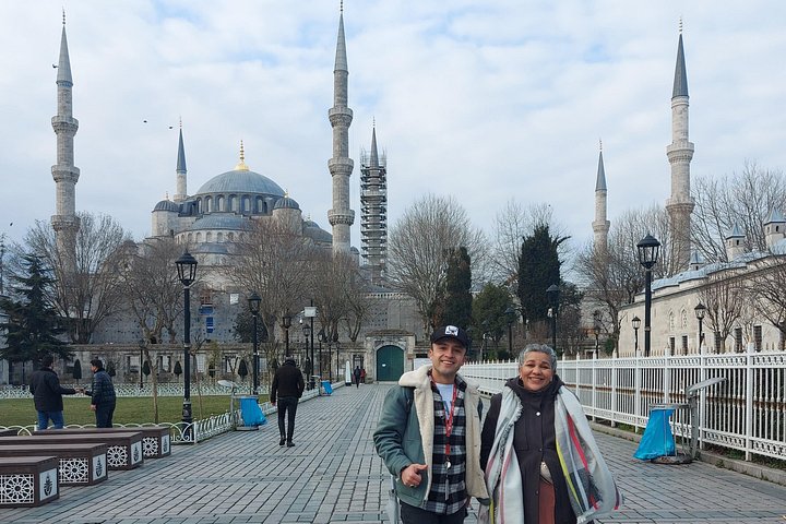 Utforsk Istanbuls ikoniske historiske steder, inkludert den blå moské, Hagia Sophia og Topkapi-palasset, foto 24 | wizardtrip