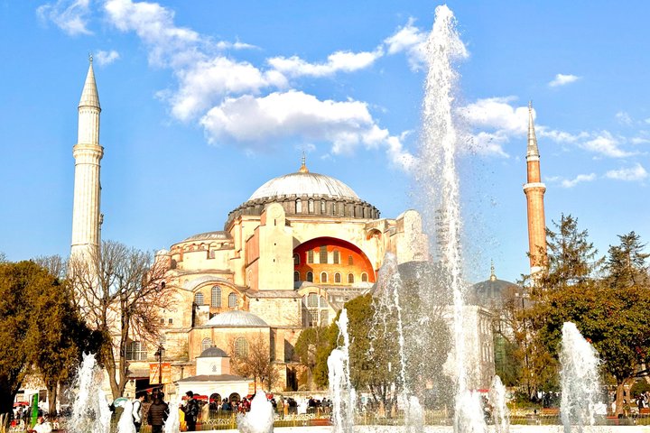 Utforsk Istanbuls ikoniske historiske steder, inkludert den blå moské, Hagia Sophia og Topkapi-palasset, foto 33 | wizardtrip