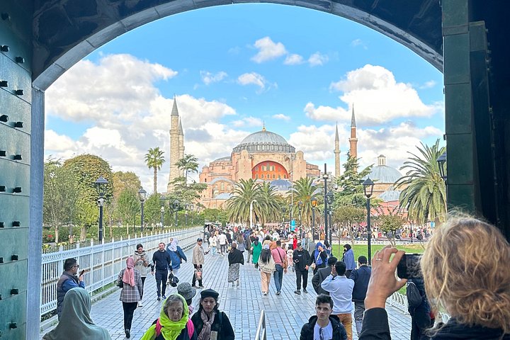 Utforsk Istanbuls ikoniske historiske steder, inkludert den blå moské, Hagia Sophia og Topkapi-palasset, foto 34 | wizardtrip