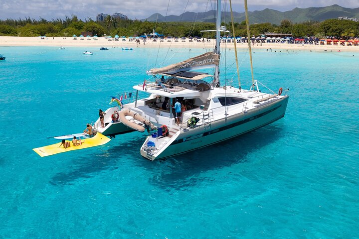Luxury catamaran sailing trip in Sint Maarten with snorkeling and onboard lunch, photo 4 | wizardtrip