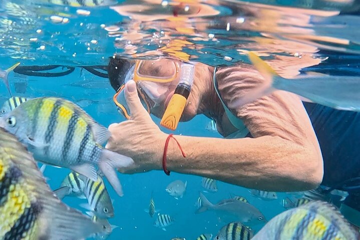 Luxury catamaran sailing trip in Sint Maarten with snorkeling and onboard lunch, photo 6 | wizardtrip