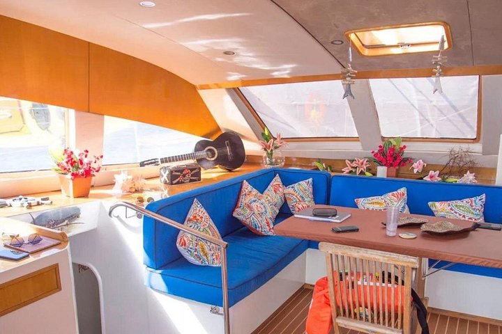 Luxury catamaran sailing trip in Sint Maarten with snorkeling and onboard lunch, photo 21 | wizardtrip