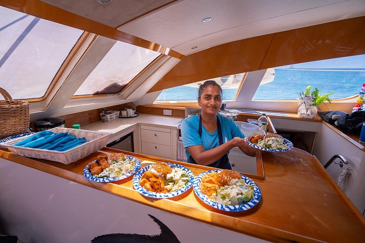 Luxury catamaran sailing trip in Sint Maarten with snorkeling and onboard lunch, photo 24 | wizardtrip