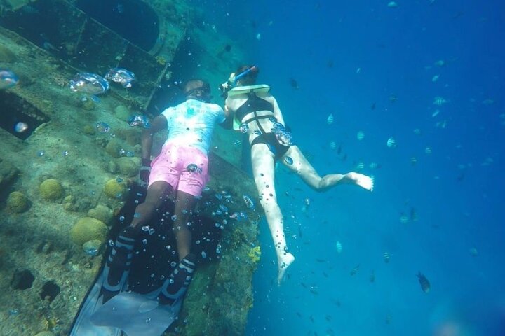 Boottocht met glazen bodem op Barbados met schildpadden voeren, scheepswrak snorkelen en rifverkenning, foto 9 | wizardtrip
