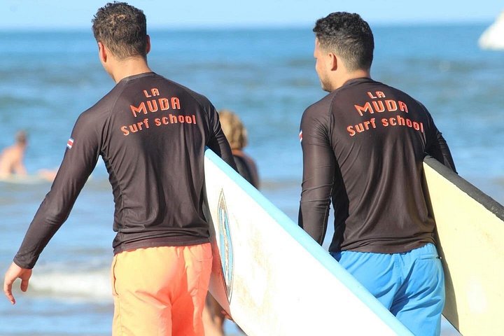 Apprenez à surfer avec des moniteurs professionnels sur les vagues douces de Tamarindo, Costa Rica, photo 18 | wizardtrip