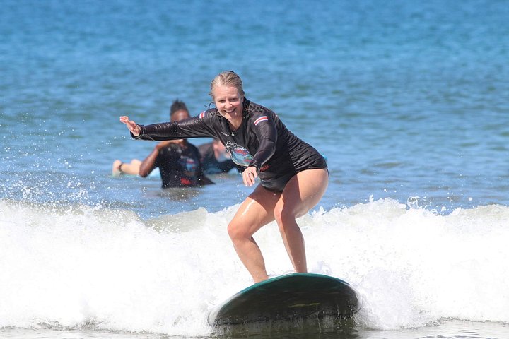 Apprenez à surfer avec des moniteurs professionnels sur les vagues douces de Tamarindo, Costa Rica, photo 19 | wizardtrip
