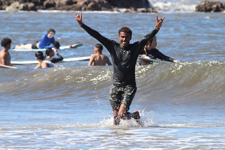 Apprenez à surfer avec des moniteurs professionnels sur les vagues douces de Tamarindo, Costa Rica, photo 23 | wizardtrip