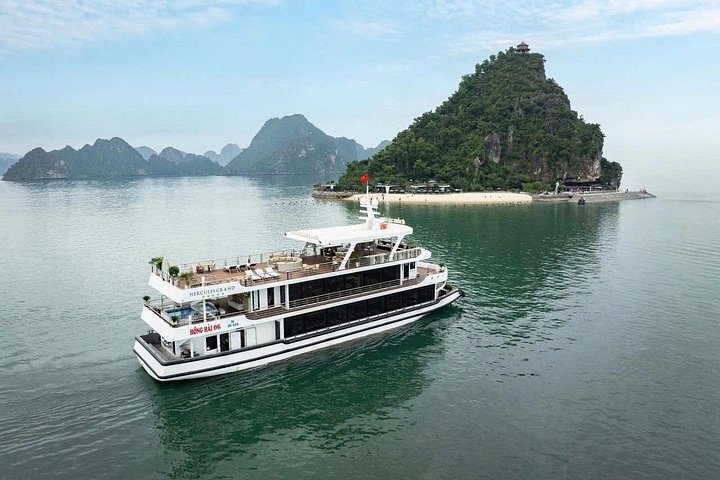 Croisière d'une journée dans la baie d'Halong au départ de Hanoï avec kayak, exploration de grottes et visites d'îles, photo 19 | wizardtrip