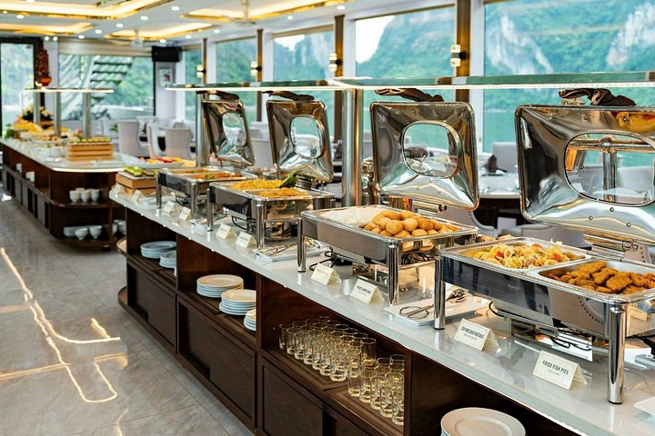 Croisière d'une journée dans la baie d'Halong au départ de Hanoï avec kayak, exploration de grottes et visites d'îles, photo 46 | wizardtrip