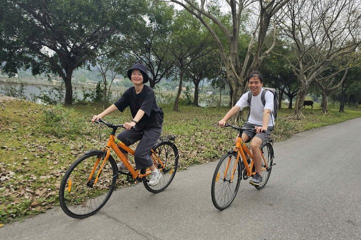 Day trip from Hanoi to Ninh Binh, featuring boat tours, ancient sites, and scenic viewpoints, photo 21 | wizardtrip