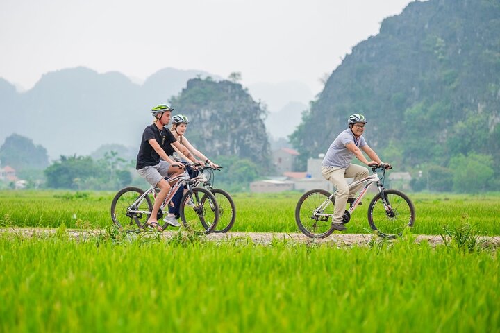 Day trip from Hanoi to Ninh Binh, featuring boat tours, ancient sites, and scenic viewpoints, photo 25 | wizardtrip