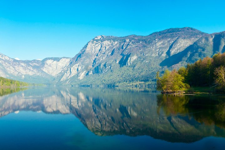 Naturskøn udsigt over Bled-søen, Bohinj-søen og Savica Vandfald i Slovenien, foto 9 | wizardtrip