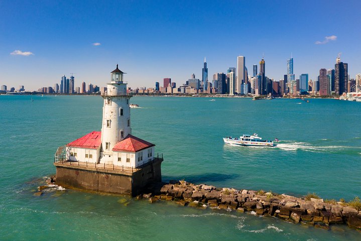 Chicago Sightseeing River and Lake Cruise | wizardtrip
