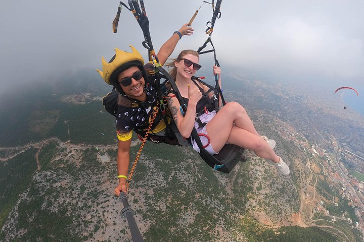 Tandem-Gleitschirmflug über Alanya, Türkei, mit Blick auf die Küste und den Kleopatra-Strand, Foto 8 | wizardtrip