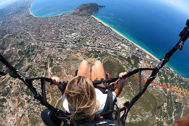 Tandem-Gleitschirmflug über Alanya, Türkei, mit Blick auf die Küste und den Kleopatra-Strand, Foto 11 | wizardtrip