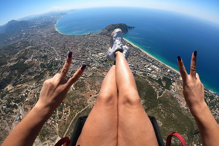 Tandem-Gleitschirmflug über Alanya, Türkei, mit Blick auf die Küste und den Kleopatra-Strand, Foto 12 | wizardtrip