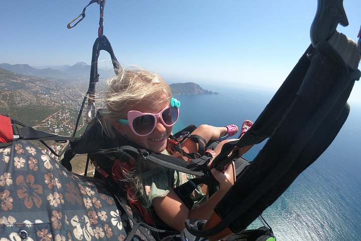 Tandem-Gleitschirmflug über Alanya, Türkei, mit Blick auf die Küste und den Kleopatra-Strand, Foto 13 | wizardtrip