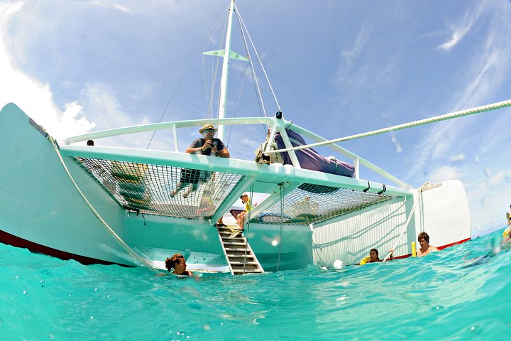 Excursion en catamaran aux Prickly Pear Islands depuis Saint-Martin, déjeuner inclus | wizardtrip