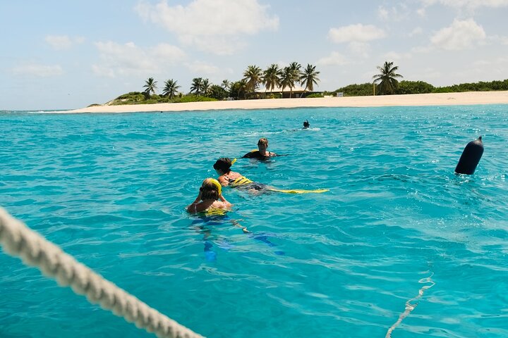 Katamarantur til Prickly Pear Islands fra St. Maarten, med snorkling og lunsj, foto 3 | wizardtrip
