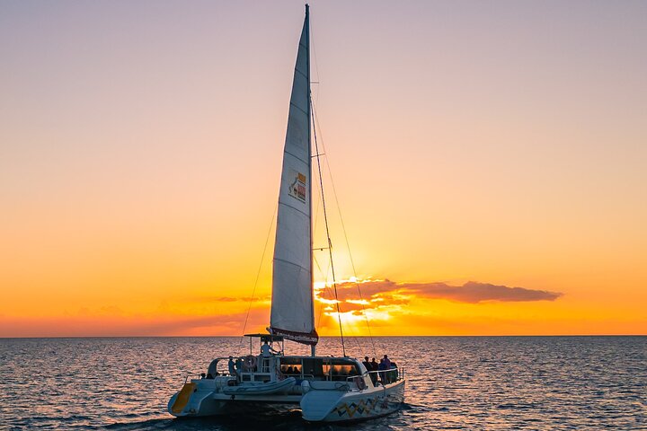 Croisière-dîner au coucher du soleil sur un catamaran à Saint-Martin, photo 4 | wizardtrip