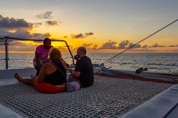 Croisière-dîner au coucher du soleil sur un catamaran à Saint-Martin, photo 6 | wizardtrip