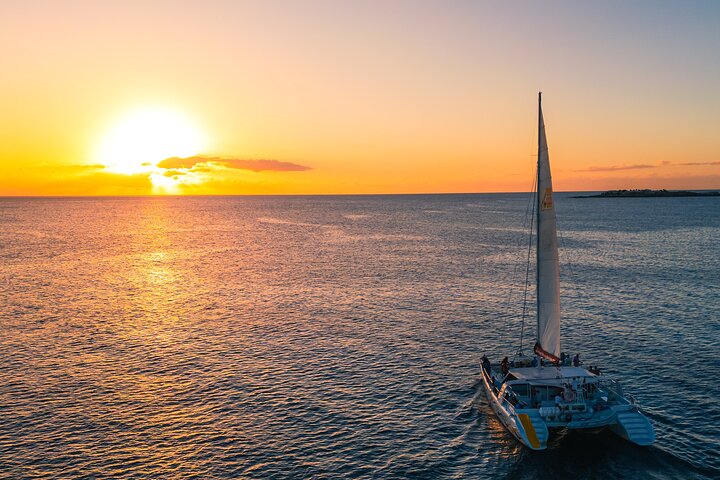 Croisière-dîner au coucher du soleil sur un catamaran à Saint-Martin, photo 10 | wizardtrip